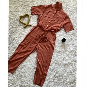 NWT Moda Luxe Brown Jumpsuit with Collared Neckline and Relaxed Fit